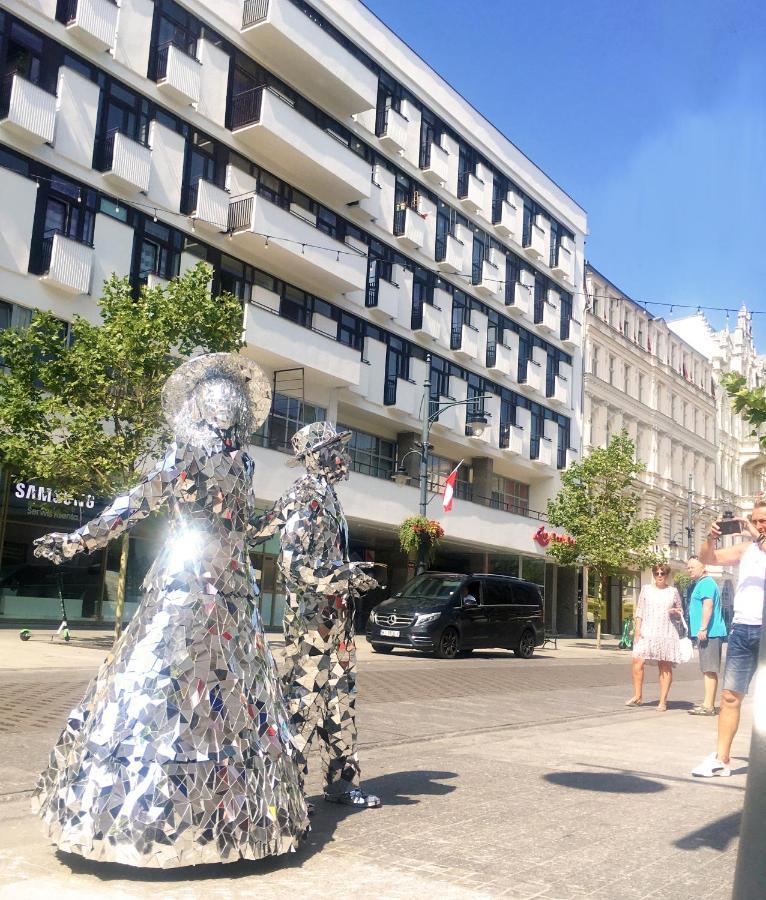 Apartament I Love Piotrkowska Z Wielkim Lustrem, Balkonem I Klimatyzacja Lodz  Luaran gambar