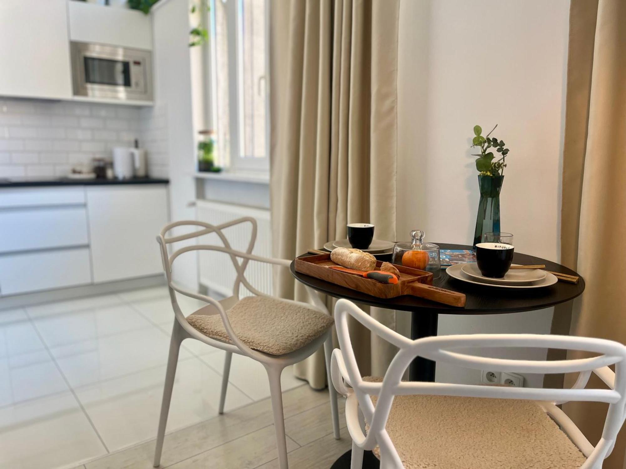 Apartament I Love Piotrkowska Z Wielkim Lustrem, Balkonem I Klimatyzacja Lodz  Luaran gambar