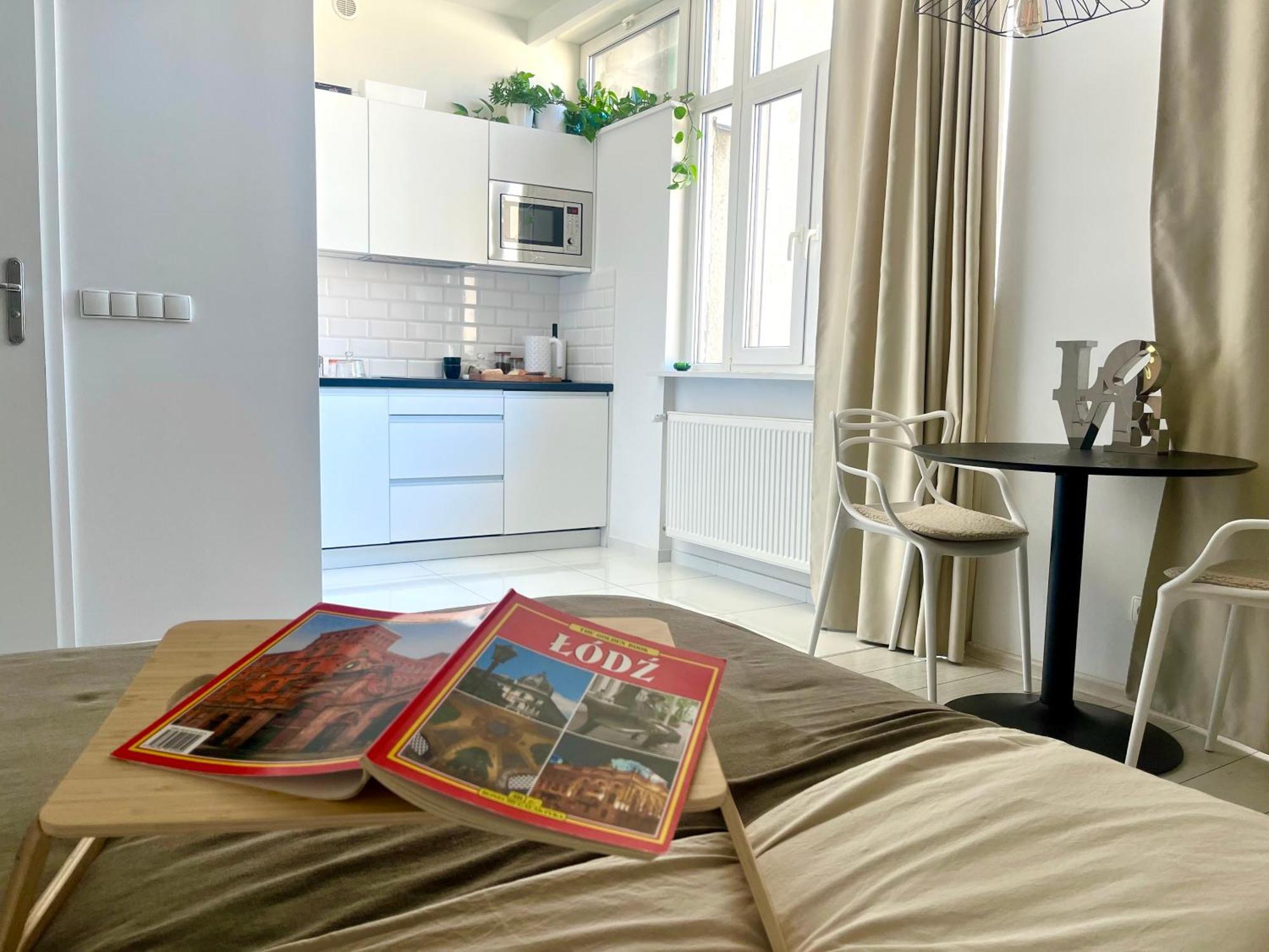 Apartament I Love Piotrkowska Z Wielkim Lustrem, Balkonem I Klimatyzacja Lodz  Luaran gambar
