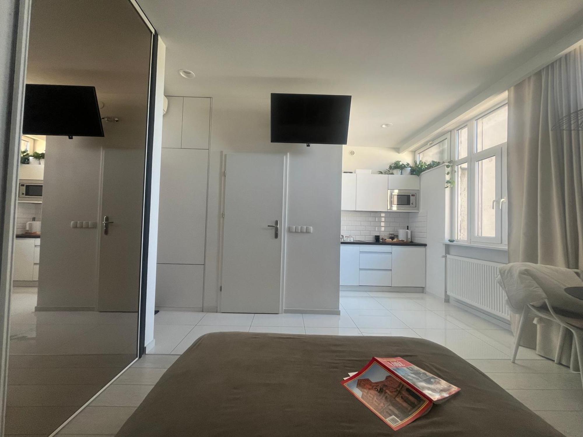 Apartament I Love Piotrkowska Z Wielkim Lustrem, Balkonem I Klimatyzacja Lodz  Luaran gambar