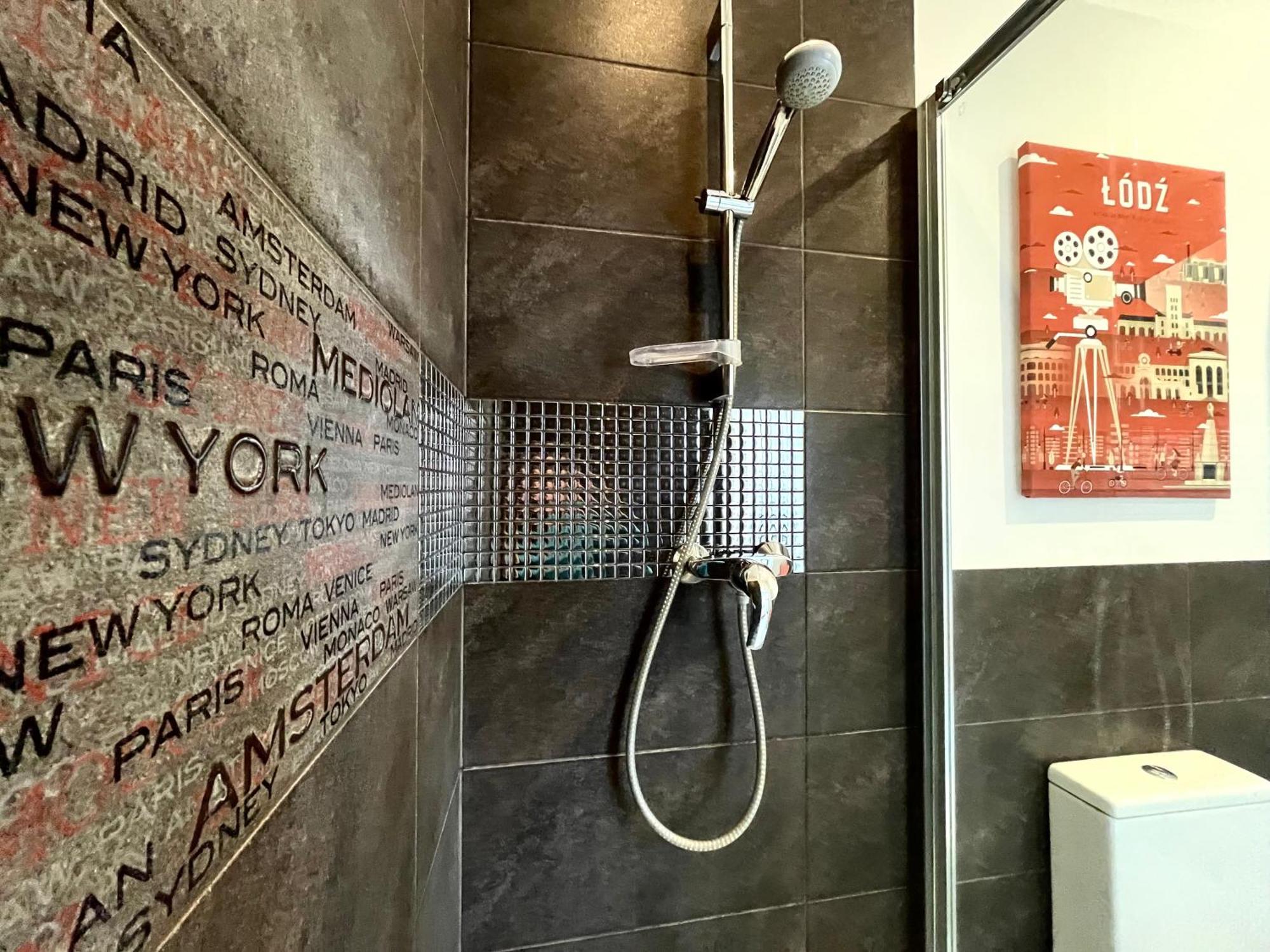 Apartament I Love Piotrkowska Z Wielkim Lustrem, Balkonem I Klimatyzacja Lodz  Luaran gambar
